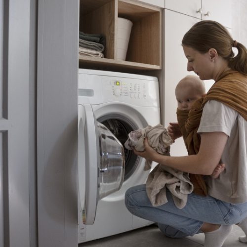 Zabudowa pralki i suszarki w słupku – jak się za to zabrać?